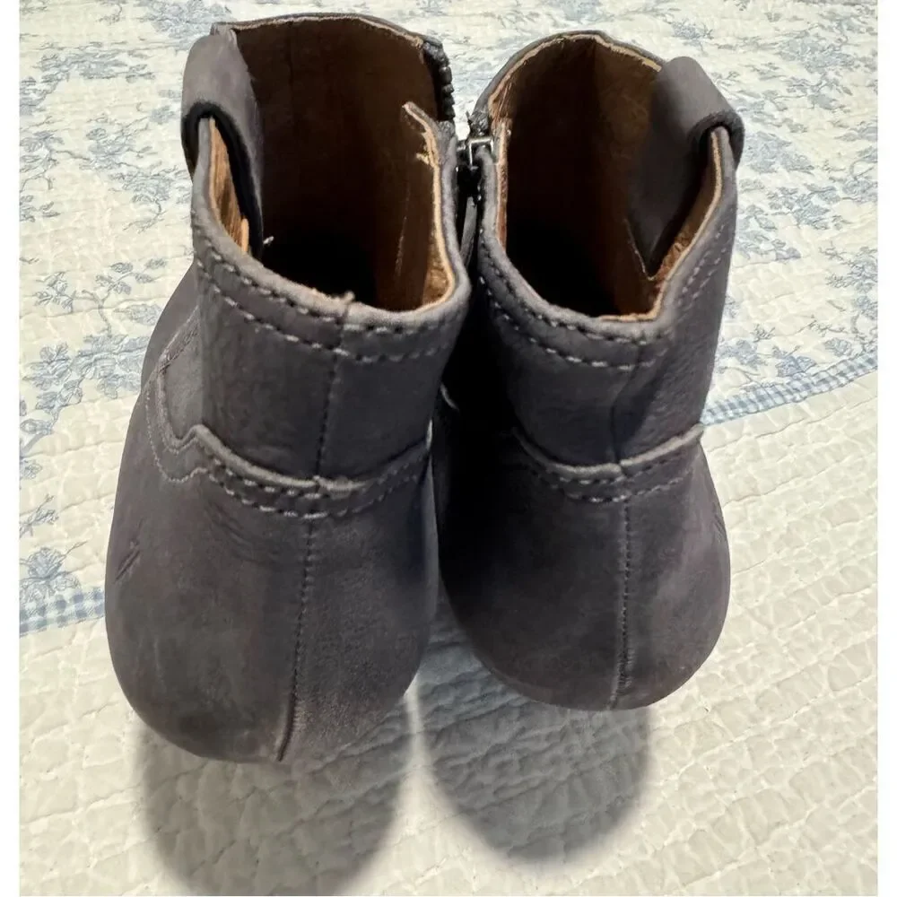 Frye Reina ankle in gray leather booties western details 8.5